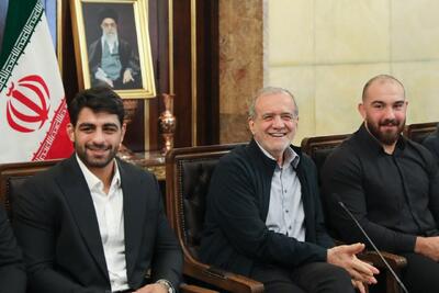 پزشکیان: اکنون دنیا ما را تحت فشار قرار داده تا تسلیم شویم، اما تسلیم شدن در وجود ما نیست+ فیلم