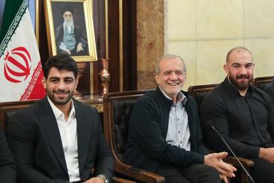 پیگیری مطالبات قهرمانان کشتی از سوی پزشکیان