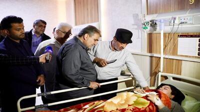 عیادت استاندار سمنان از دانشجویان مصدوم حادثه تلخ اتوبوس / برخورد قاطع با مقصران حادثه