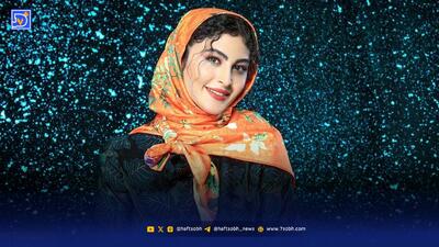 فیلم | نگاهی به خانه مجردی لوکس مریم مومن با طراحی کرم و سفید رنگ