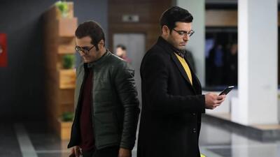 قاب روز | عکس محمدرضا رهبری «جواد جوادی» سریال بچه مهندس 4 در کنار پدربزرگ و مادربزرگش