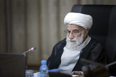 آیت‌الله جنتی: بازگشت قطعنامه‌های تحریمی نشان‌ می‌دهد قدرت‌های استکباری غیرقابل اعتمادند/ مسئولان هشیار باشند