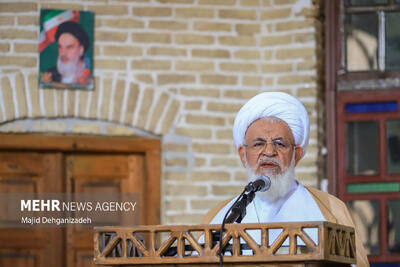 آیت الله ناصری: گذشتن از جان از برجسته‌ترین آموزه‌های دفاع مقدس است