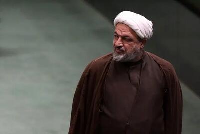 ادعا حمید رسایی: همه امضاهای محمدرضا عارف غیرقانونی است