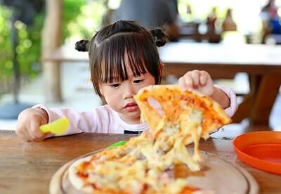 پنیر پیتزا از چه سنی برای کودکان مجاز است ؟