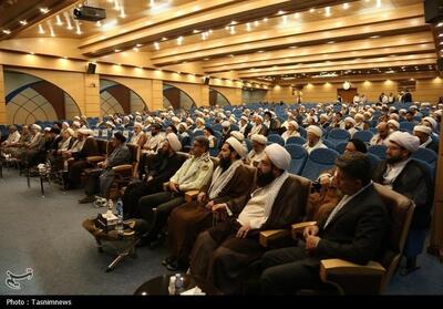 دروس دفاع مقدس در برنامه درسی حوزه‌های علمیه گنجانده می‌شود - تسنیم