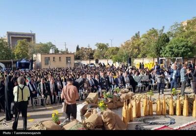 درگذشت دانش‌آموز زنجامی ‌در صف صبحگاهی مدرسه‌ - تسنیم