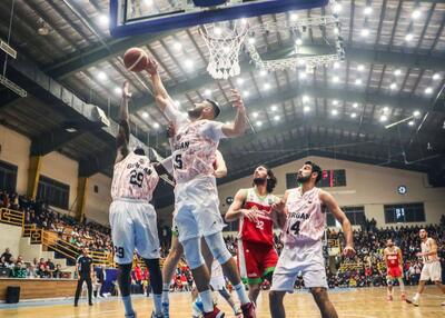  استقلال از آمل استارت می زند، قهرمان در خانه