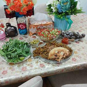 نهارخوشمزه امروزمون رشته باموتوومخلفات،نوش نگاه پرمهرتون 😋😋🌺🌺🌹خسروشکیبایی حرف قشنگی میزنه؛عمرباارزش ترین دارایی آدمه،اگه کسی برات وقت گذاشت یعنی داره ازارزشمندترین غیرقابل تکرارترین چیزی که داره خرجت میکنه،پس قدرشوبدون....💫💫🌺🌺🌹💫💫دست‌پخت نازبانوی عزیزومهربون خونم 😋😘😍🥰🫶❤️🤍💞💓🌺🌹😘🫶