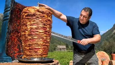 غذای روستایی آذربایجان: دونر کباب مخلوط گوشت و مرغ (فیلم)