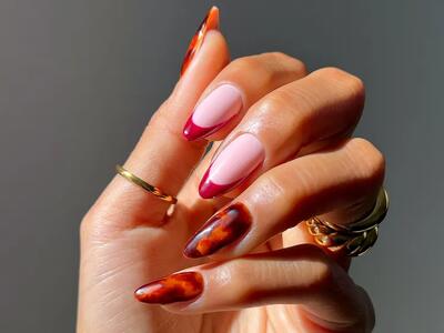 ۲۳ ایده ناخن ژله‌ای برای یک مانیکور پاییزی بی‌نظیر