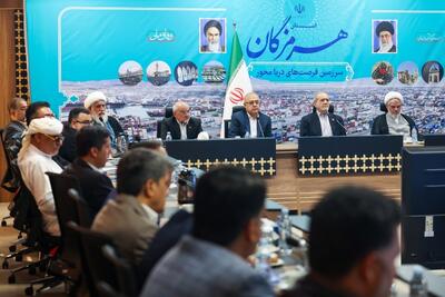 پزشکیان: نباید به مسائل کشور جناحی، گروهی و جنسیتی نگاه کنیم