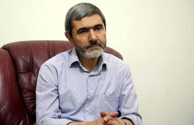 تندروهای متعصب و هیجانی بیش از دیگران نفوذپذیر هستند/ نیروهای اصیل که حاضر به چاپلوسی و رفتارهای ریاکارانه نیستند، کنار گذاشته می‌شوند/ دولت تصور نکند سیاست وفاق در قبال تندروهای باج‌خواهی جواب می‌دهد/ سیاست خودی و غیرخودی کردن جامعه و نظارت استصوابی، زمینه تندروی‌ها را فراهم کرد