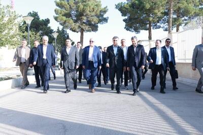 رئیس‌کل بانک مرکزی وارد اصفهان شد