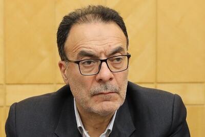 شرایط حضور نخبگان در زنجیره‌های تصمیم‌گیری‌ فراهم شود