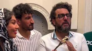 فیلم/ محسن کیایی، محسن شریفیان و دخترش لیانا مهمان خانه لاکچری حسین ماهینی به صرف ماهی جنوبی دستپخت خواهر ماهینی/ اینو به مُرده بدی زنده میشه
