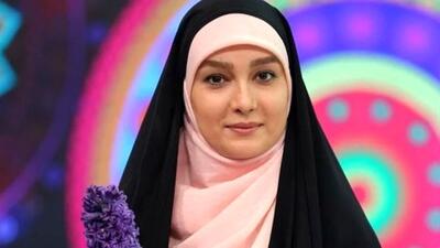 عکس های جشن تولد صمیمی و خاص مژده خنجری مجری محجبه خارج از دوربین صدا و سیما ../ تیپ و استایل خانم مجری .... با کیکی عاشقانه ...