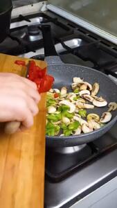 ساندویچ رست بیف ارمنی، لذیذ و متفاوت + فیلم