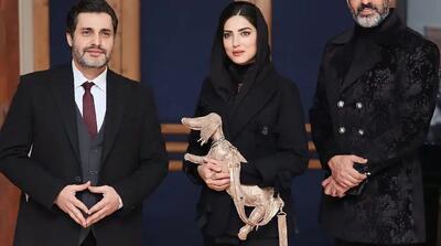مزاحم سمج خانم بازیگر: گفت بالاخره که میای!