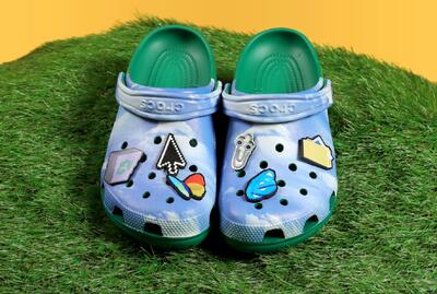 مایکروسافت از دم‌پایی Crocs با تم Windows XP رونمایی کرد