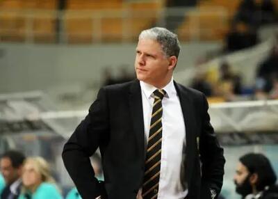  سرمربی تیم ملی بسکتبال، تماشاگر ویژه بازی استقلال