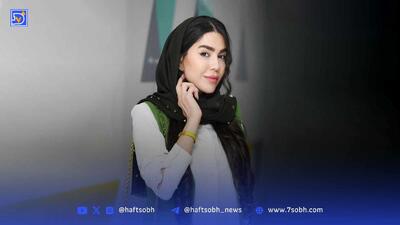 عکس جذاب آزاده زارعی، بازیگر سریال آوای باران با برج ساعت لندن