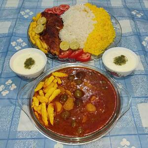 ناهارآدینهٔ پاییزی ،خورشت آلوسبز،فیله مرغ سرخ شده وپلو زعفرانی😋نوش نگاه پرمهرتون..🙏🏻🌱برای تعجیل در فرج آقا امام زمان ..صلوات🌱🍁🌸🌸🌸🌸🍁🌱