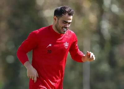 اورونوف شکارچی پرسپولیس روی نیمکت