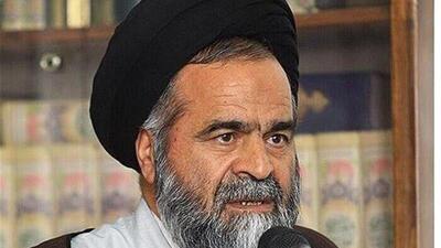 امام جمعه موقت اراک: نیروی انتظامی مدافع امنیت و افتخار نظام اسلامی است