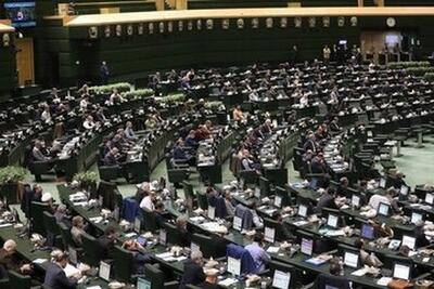 پیامک حقوق نمایندگان مجلس جنجال‌ساز شد