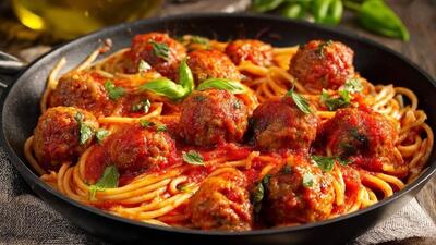 طرز پخت اسپاگتی ایتالیایی با کوفته قلقلی خوشمزه (فیلم)