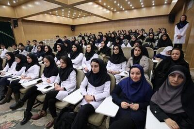 پذیرش ⁧دانشجوی پزشکی پولی⁩ اولویت وزارت بهداشت نیست