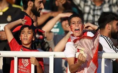 اعتراض هواداران پرسپولیس مسیر حرکت اتوبوس پرسپولیس را تغییر داد