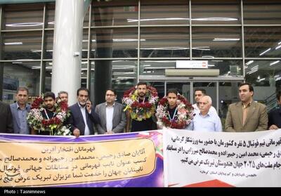 استقبال از اعضای تیم ملی فوتبال ‌نابینایان- عکس صفحه استان تسنیم | Tasnim