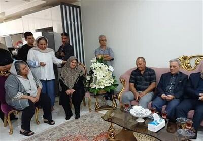 حضور مسئولان دانشگاه تهران در منزل دانشجوی در گذشته - تسنیم