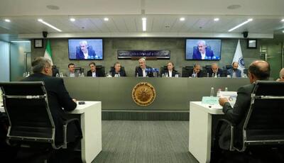 مناقشه ارزی مدنی‌زاده و فرزین