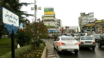 ساختمان ۲۱ طبقه‌ای در تجریش که انگار آویزان آسمان است - چیدانه