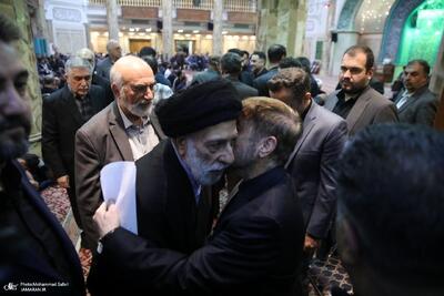 تصاویری جدید از هادی خامنه ای در مراسم ختم همسر علی آقا محمدی