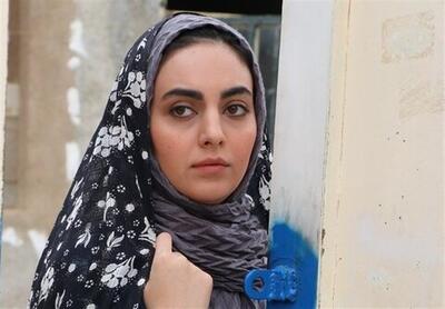 مهشید جوادی با ژستِ سیگار به دست |  انصاف نیوز