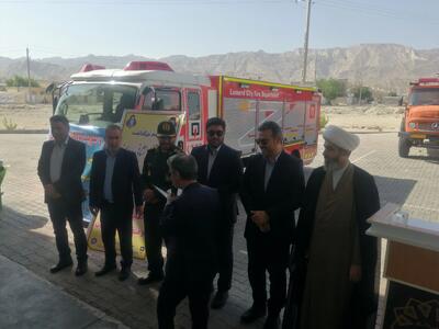 رونمایی از المان آتش‌نشان و تجهیز ناوگان خودرویی ایستگاه آتش‌نشانی شهرداری لامرد