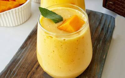 طرز تهیه میلک شیک انبه ؛ نوشیدنی تابستانی معروف کافی شاپ ها