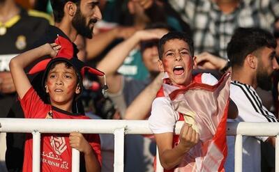 شوک به هاشمیان و پرسپولیسی ها/ اعتراض هواداران پرسپولیس مسیر حرکت اتوبوس پرسپولیس را تغییر داد