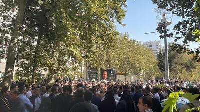 عکس جگرسوز از تشییع دانشجوی فقید دانشگاه تهران که در انفجار دانشگاه جان خود را از دست داد - سلام نو