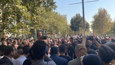 مراسم تشییع محمد امین کلاته دانشجوی دانشگاه تهران در پردیس ۲ دانشکدگان فنی برگزار شد+ تصاویر