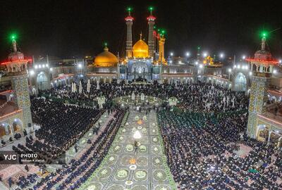 آیین شمعدان‌گردانی خادمان حرم مطهر در شام رحلت حضرت معصومه (س)