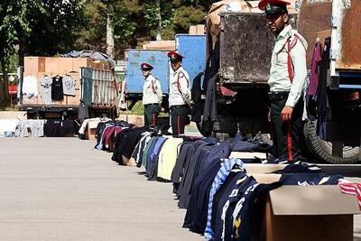 کشف محموله پوشاک فاقد مجوز ۲۰۰ میلیاردی در فارس
