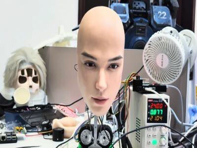 رباتی که حالات چهره انسان را مو به مو تقلید می‌کند!
