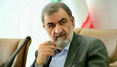 اهدای جوایز قهرمانان کشتی از سوی بانک شهر در حضور محسن رضایی