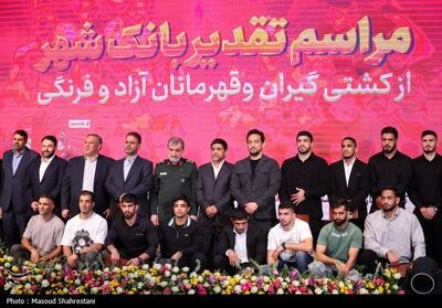 عکس/ مراسم تجلیل از ملی‌پوشان کشتی ایران