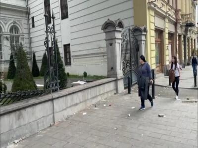 کاخ ریاست‌جمهوری گرجستان پس از آشوب شبانه در پایتخت